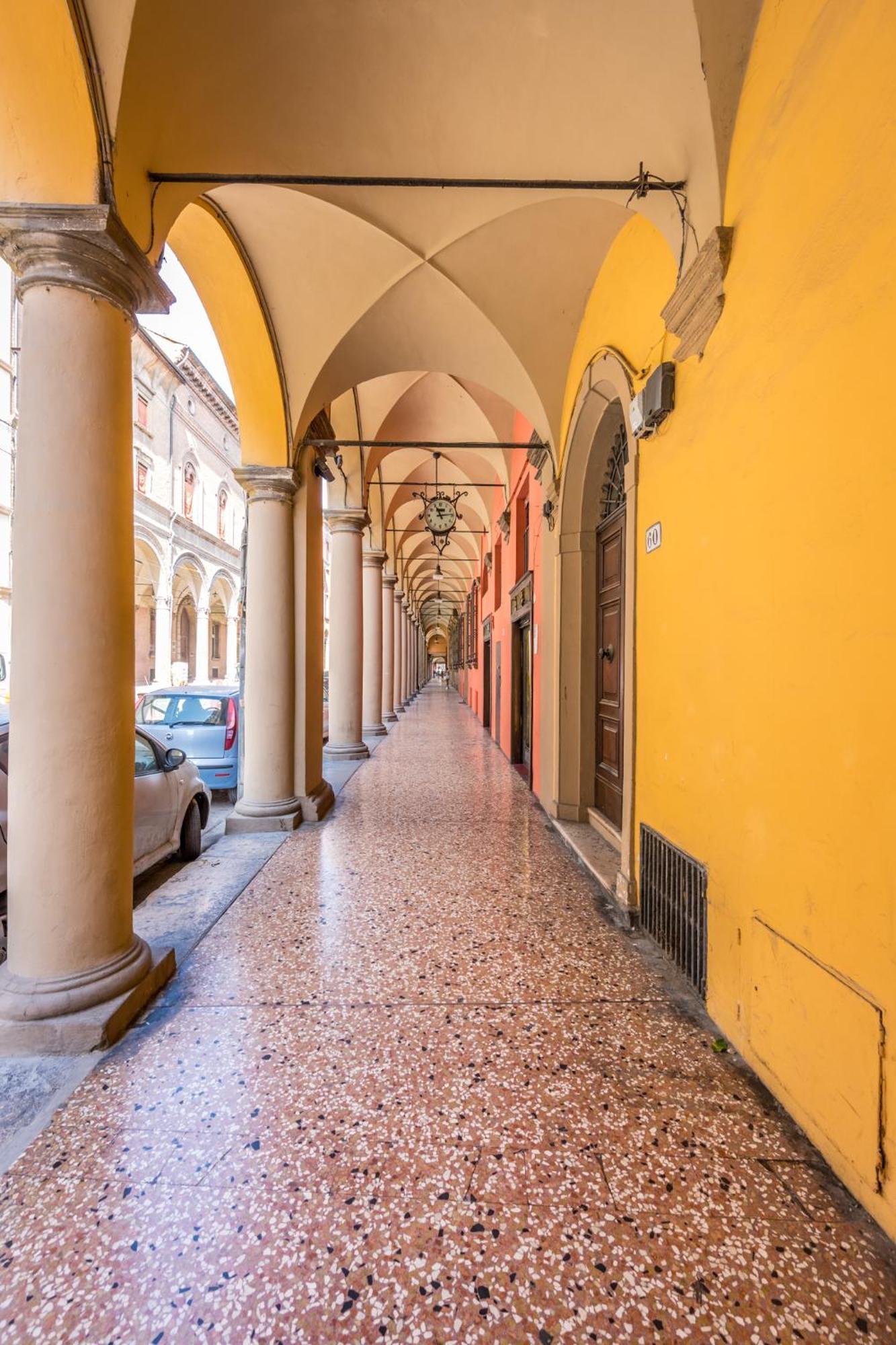 Ab Plus - Via Santo Stefano 62 Bologna Kültér fotó